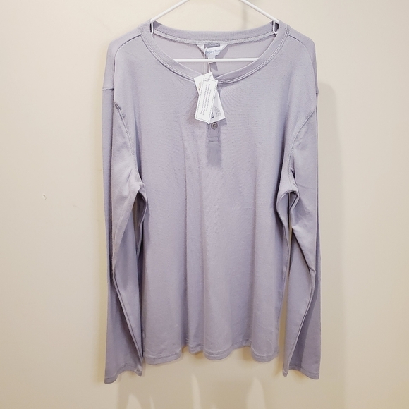 THE COMPANY STORE mens's Gray Long Sleeves Henley tshirt size L NWT - Picture 7 of 10